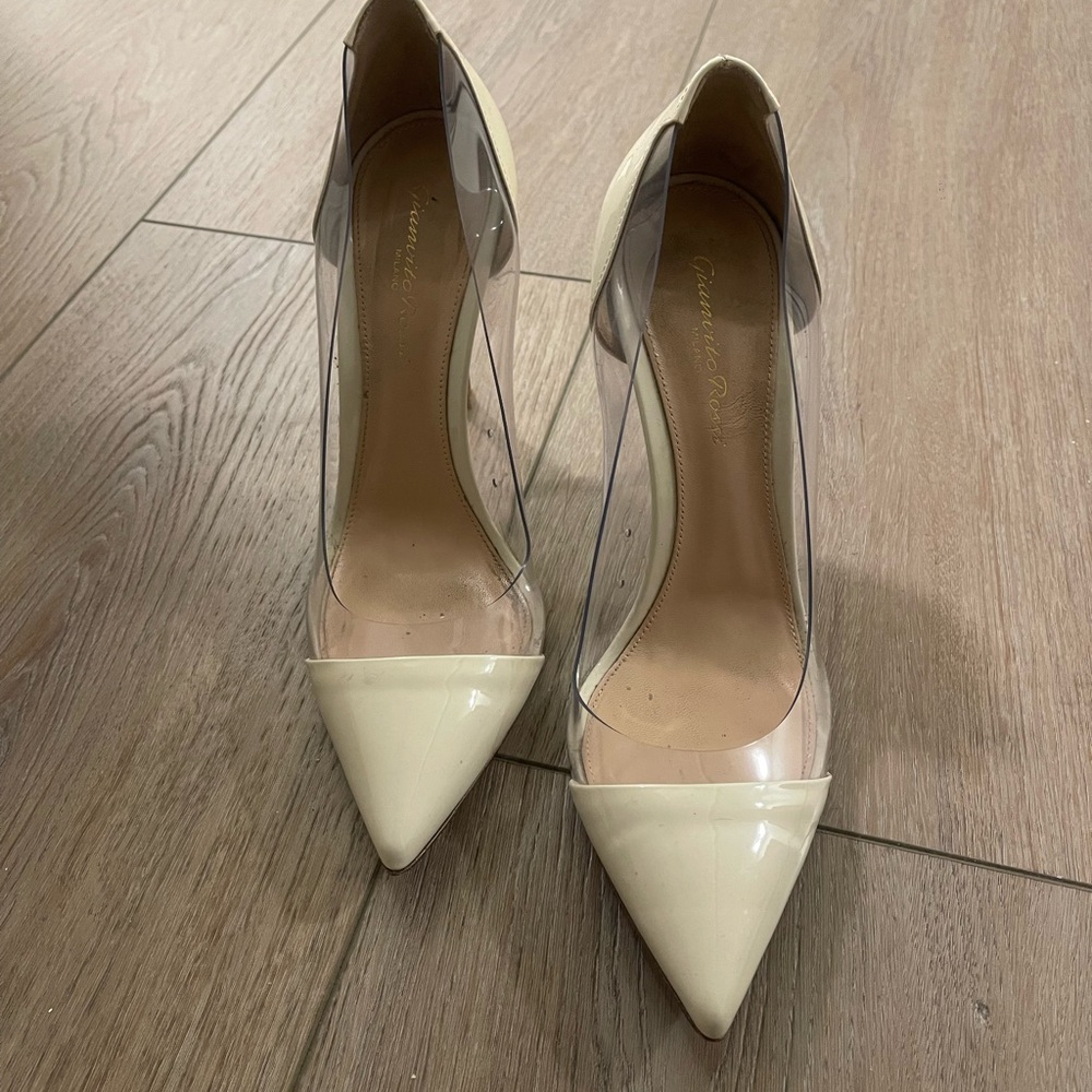 Gianvito Rossi Cream Pointed Toe Heels